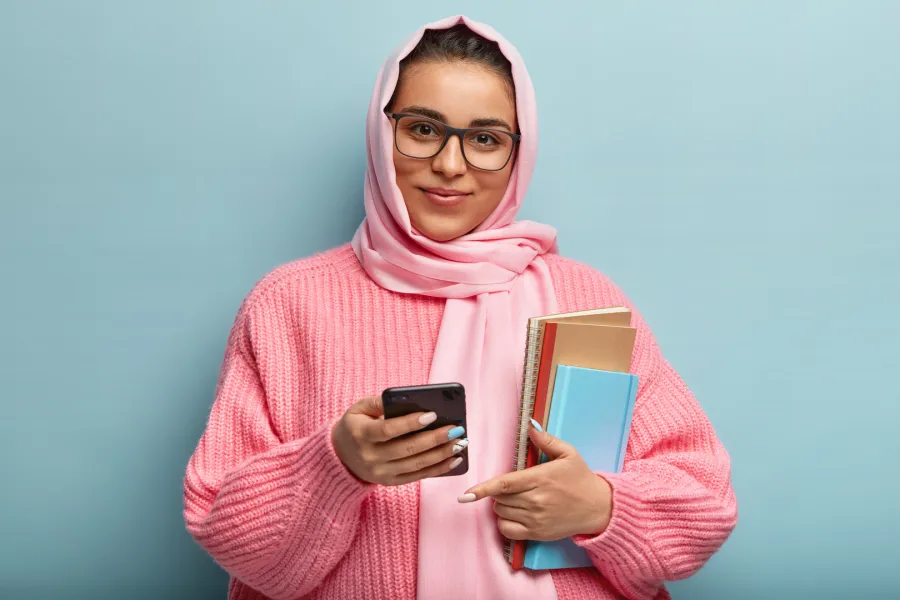 موظفة