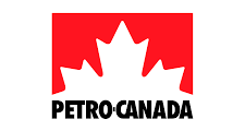 موظف تقديم طعام في سليف ليك لدى Petro-Canada